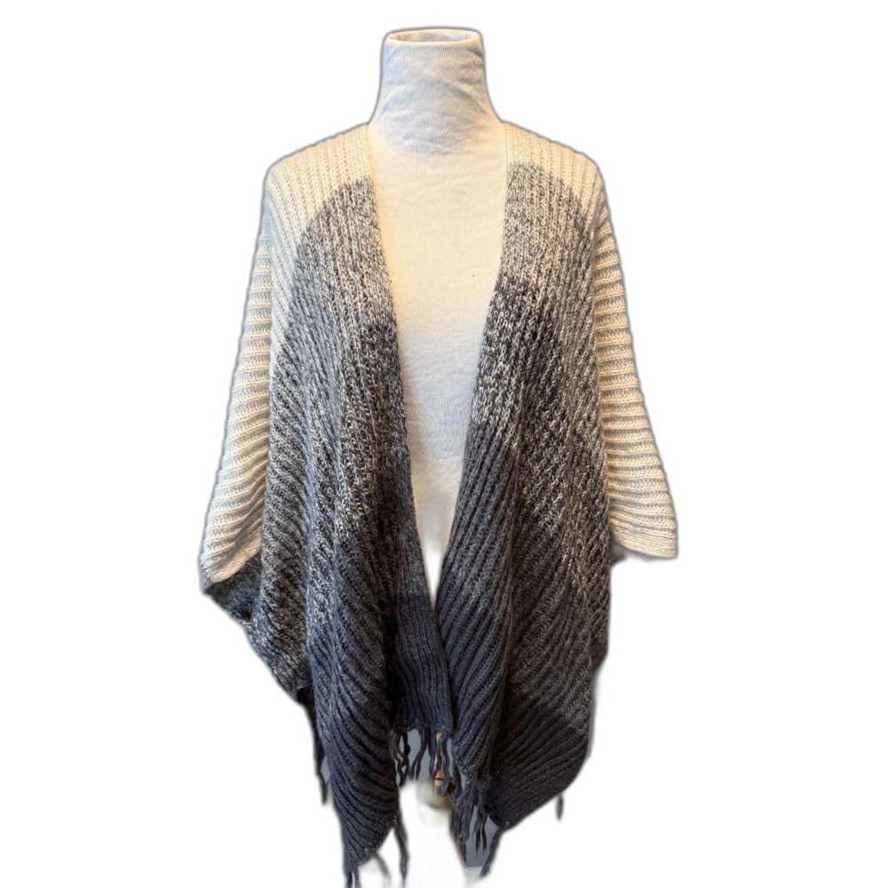 American Eagle cream and gray shaw 0/S